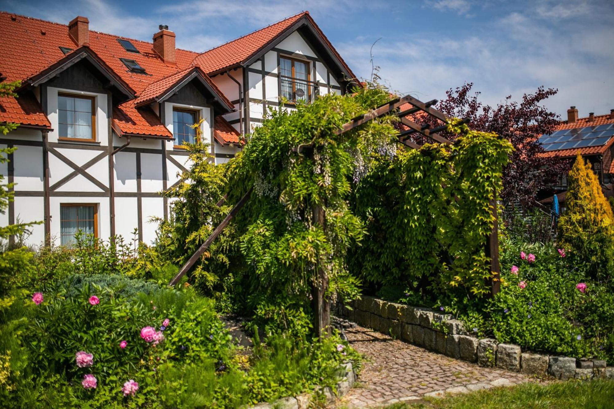 Nordowi Dwor Bed and Breakfast Celbowo Eksteriør billede